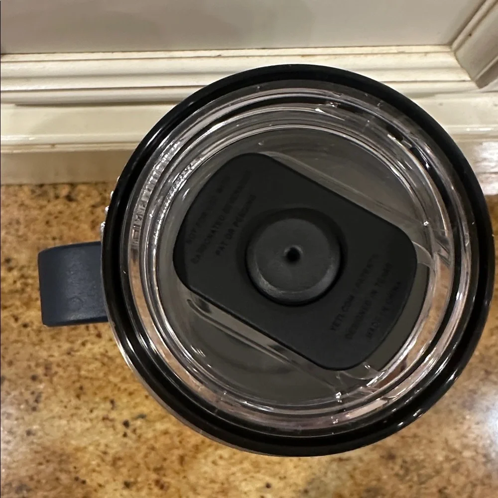 YETI 20 OUNCE NAVY RAMBLER INSULATED MUG WITH HANDLE & STRONGHOLD LID - Picture 5 of 6